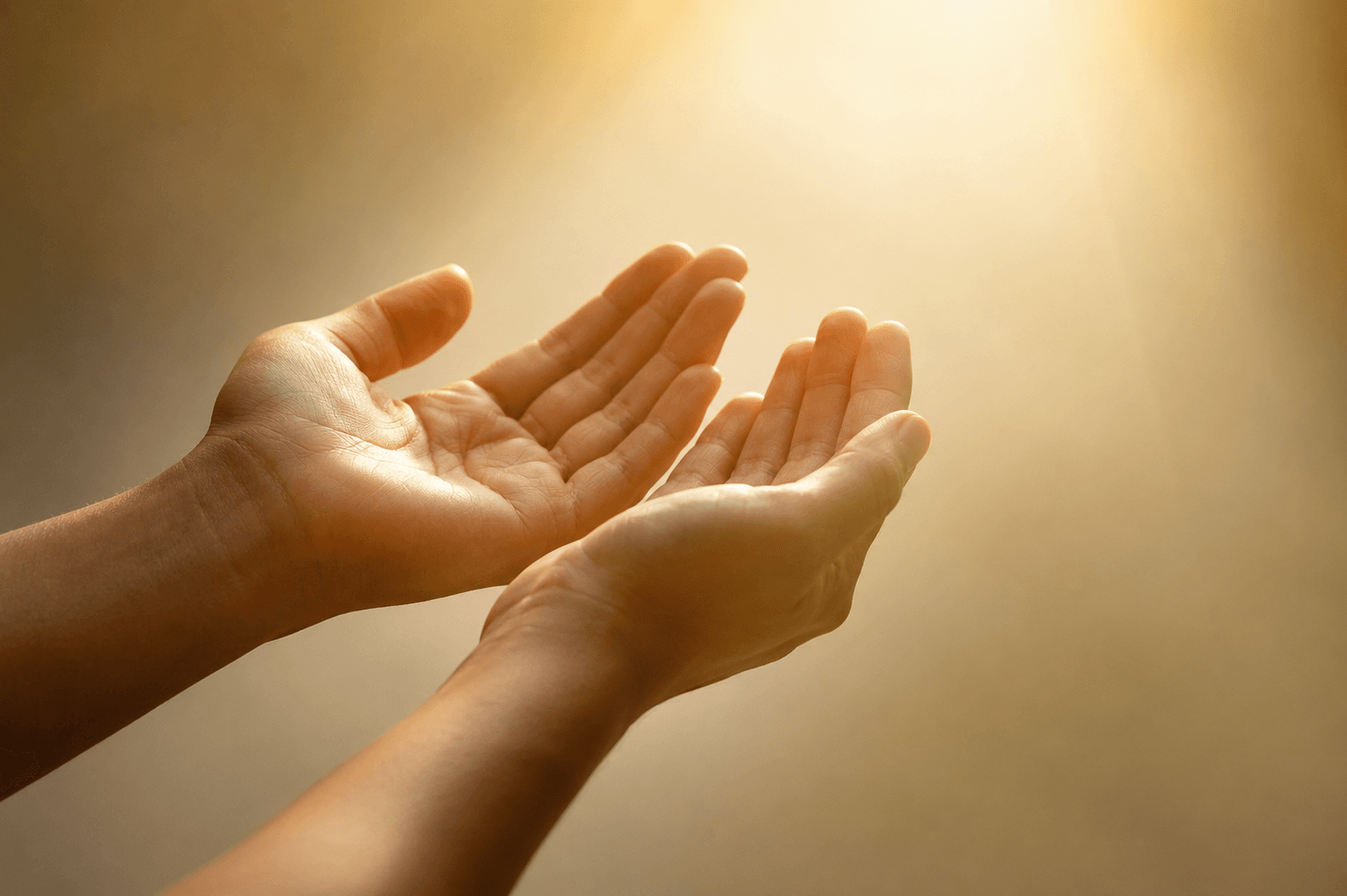Salmo 62: Somente em Deus Descansa a Minha Alma Mãos abertas em posição de entrega e oração — Salmo 62 descanso em Deus